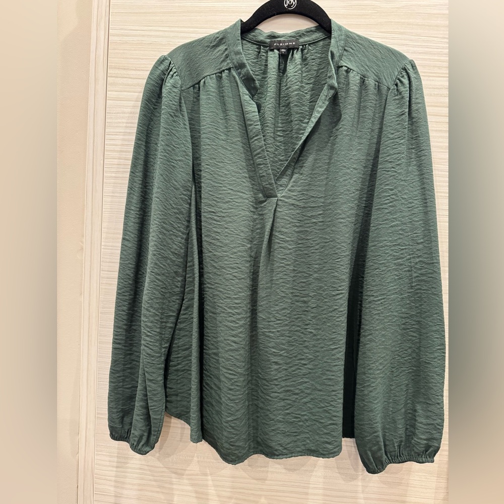 Pleione Green Long Sleeve Relaxed Blouse